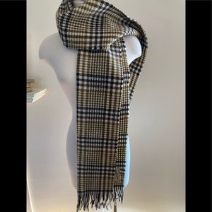 Vintage Bennington Weavers  large wool scarf with fringe.